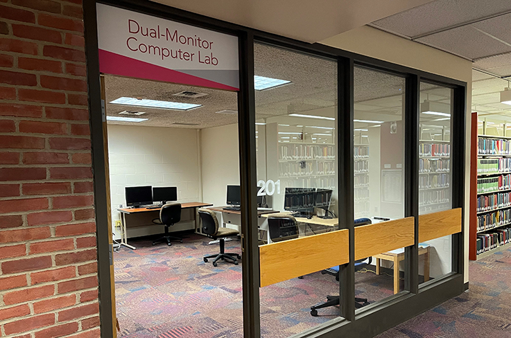 Stapleton Library Dual-Monitor Computer Lab